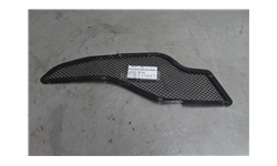 Grille inférieure droite pare-choc arrière ferrari 458 (81373400)