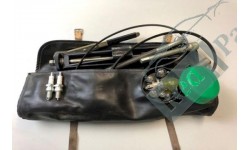 TROUSSE A OUTILS ET CRIC COMPLETE FERRARI 308QV/328/MONDIAL QV (138884)