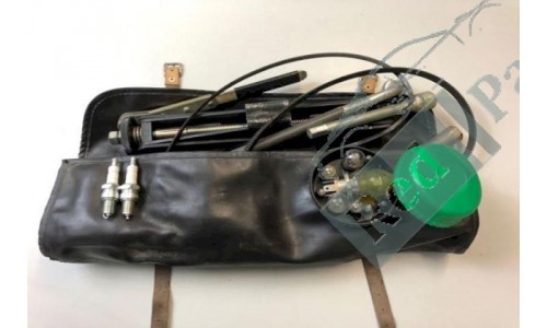 TROUSSE A OUTILS ET CRIC COMPLETE FERRARI 308QV/328/MONDIAL QV (138884)