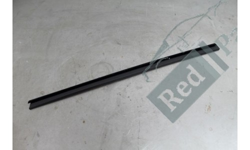 JOINT INFERIEUR DE VITRE PORTIERE GAUCHE FERRARI F355 (64543100)