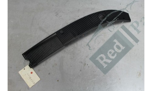 GRILLE DROITE BAIE DE PARE BRISE FERRARI MONDIAL QV (60587700)