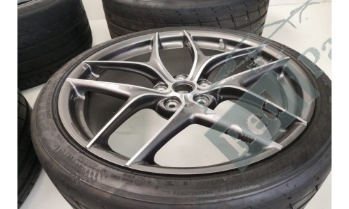 Jantes avant 9.5J X 20 (Corsa grey) Ferrari F12 (294834/U) (OCCASION)