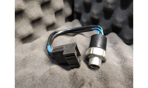 Pressostat De Bouteille Déshydrateur Ferrari 348/512Tr/F40 (62433300)