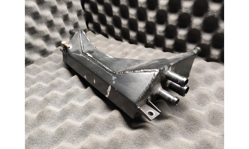 Corps de Ventilation d'Huile Moteur Ferrari 456 (158018/U) (Pièce Occasion)