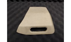 Garniture/Cache Ceinture de Sécurité en Cuir Blanc Côté Gauche Ferrari F355 (64678500/U) (Pièce Occasion)