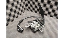 Serrure de Capot Avant Ferrari California/FF/GTC4/F12/812 (83752200)