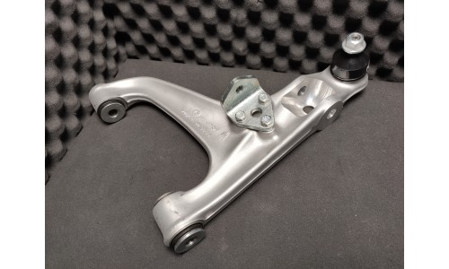 Triangle Inferieur Droit Maserati 4200 (201778)