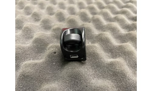 Bouton Ouverture Boite A Gant Centrale Arriere Ferrari 360 / F430 Spider (183707/U) (Pièce Occasion)
