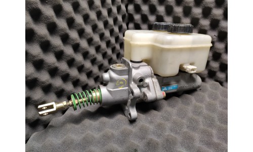 Maitre-Cylindre + Réservoir de Liquide de Frein et d'Embrayage Ferrari 456 GT/GTA (152075/U & 153175/U) ( Pièce Occasion)