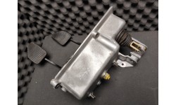 Support de Pédale d'Embrayage Ferrari 288 / Mondial (119158/U) (Pièce occasion)
