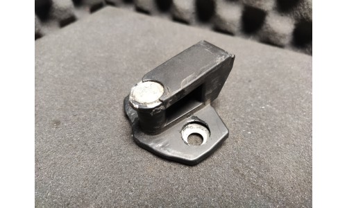 Gâche de Porte Gauche / Droit Ferrari 456 / 550 / 575 (63157000/U) (Pièce Occasion)
