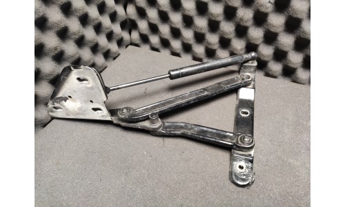 Charnière Droite de Male Arrière Ferrari 456/550/575 (63143000/U) (Pièce Occasion)