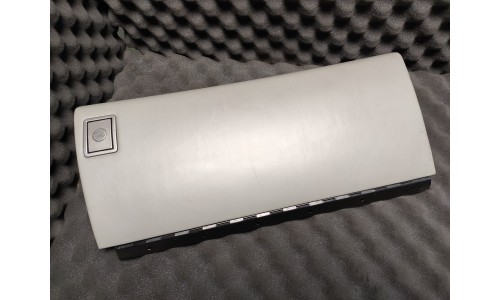 Porte de Boîte à Gants Ferrari ( 63174100/U) (Pièce Occasion)