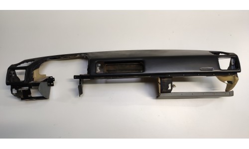 Tableau de Bord en Cuir Noir Ferrari 456 GT / GTA ( 63169200/U) (Pièce Occasion)