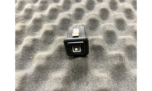 Bouton D'ouverture De La Trappe A Essence Ferrari 599 (210983)