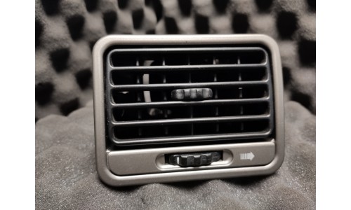Diffuseur Latéral d'Air du Tableau de Bord Ferrari 456 GT / GTA (63204500/U) (Pièce Occasion)