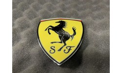 Ecusson / Scudetto Pour Ailes Ferrari 599 (68578900/U) (Pièce Occasion)