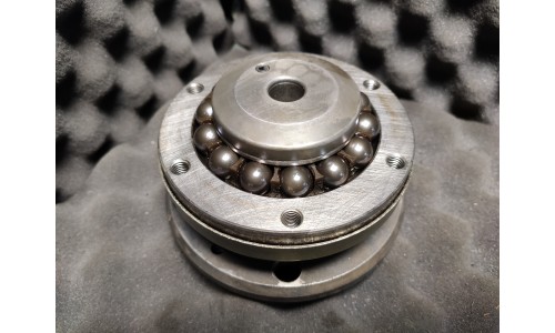 Front wheel hub 