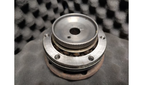 Moyeu de Roue Avant sur Roulement Ferrari 348 TB / TS (131738/U) (Pièce Occasion)