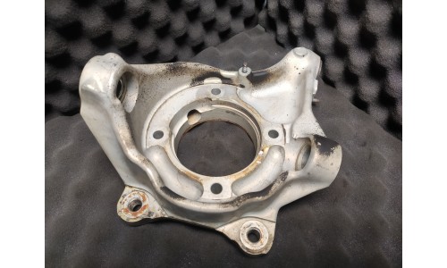 Fusée d'Essieu Avant Gauche Ferrari 456 GT / GTA (153209/U) (Pièce Occasion)