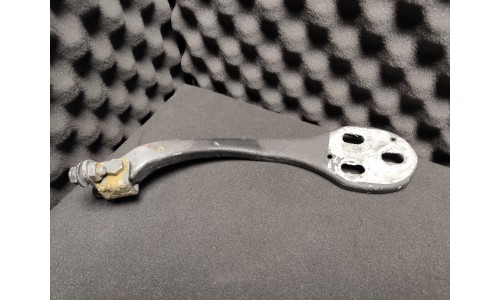 Charnière Droite Capot Moteur Ferrari 208/308/328 (60256807/U) (Pièce Occasion)