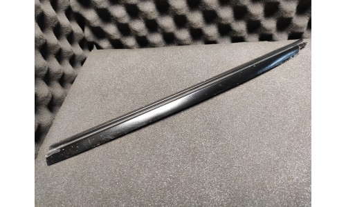 baguette verticale droite de portière ferrari Mondial (60636200/U)