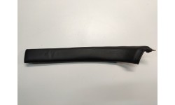 Garniture / Moulure Supérieur Arrière Droite Cuir et Surpiqures Noirs Ferrari 456 (64064300/U) (Pièce Occasion)