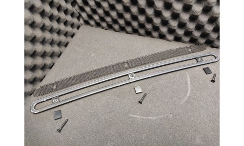 Grille d'Aération du Tableau de Bord Ferrari 345 / 355 (62186800/U) (Pièce Occasion)