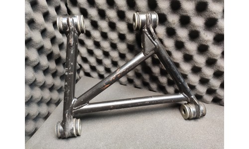 Triangle supérieur de suspension arrière ferrari F40 (134486/U)