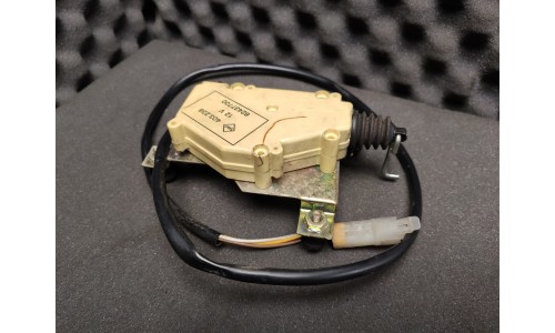 Fermeture de Porte + Support Ferrari 208/328/MondialT (62437700/U) (Pièce Occasion)