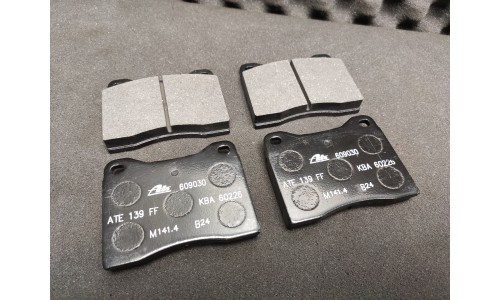 Jeu De Plaquettes De Frein AV Ferrari Testarossa 87 / 90 (108073)