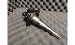 Fusée d'Essieu G&D Ferrari 365 GT 2+2 (640833/U) (Pièce Occasion)