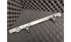 Traverse Inférieur Droite et Poulies de Levage de Vitre Ferrari 330 / 365 GTC (246-30-490-11/U) (Pièce Occasion)