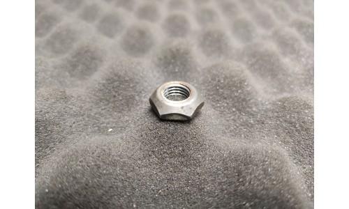 Ecrou de Retenue de Pommeau de Vitesses Ferrari (108010/U) (Pièce Occasion)