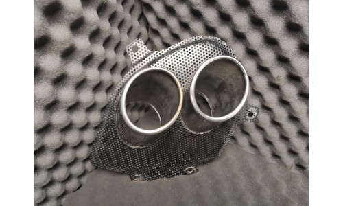 Grille / Sortie D'échappement Arrière Droite Ferrari California (80666700)