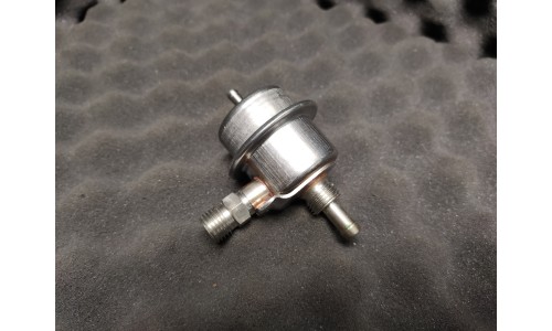 Régulateur de Pression de Carburant 3.8 bar Ferrari 348 TB-TS / Mondial 3.4T (137960)
