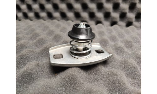 Verrou de Capot Maserati 3200 / 4200 (60608477/U) (Pièce Occasion)